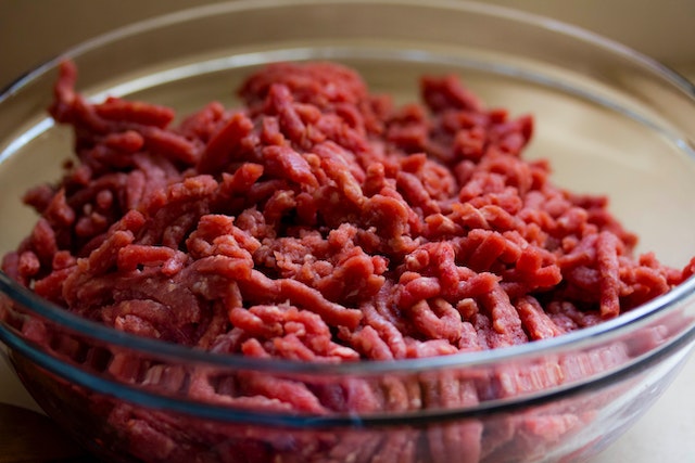 A bowl of ground red raw meat.