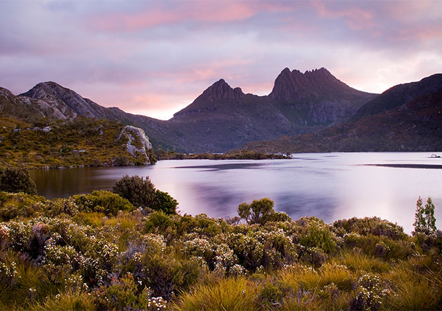 View of Cradle Mountain in Tasmania with lake at the bottom.